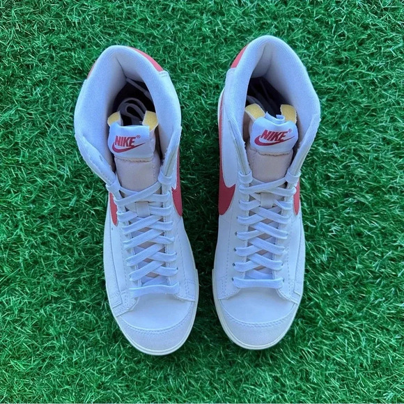 Nike Blazer Mid ‘77 NN White / Adobe Red Stardust - Sail - Picture 2 of 9